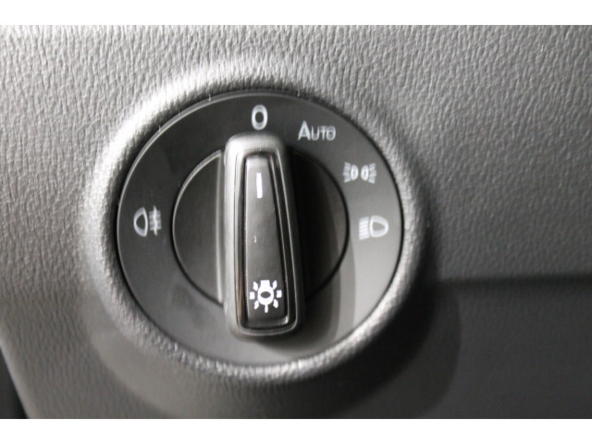 Volkswagen T-Roc Basis-Modell