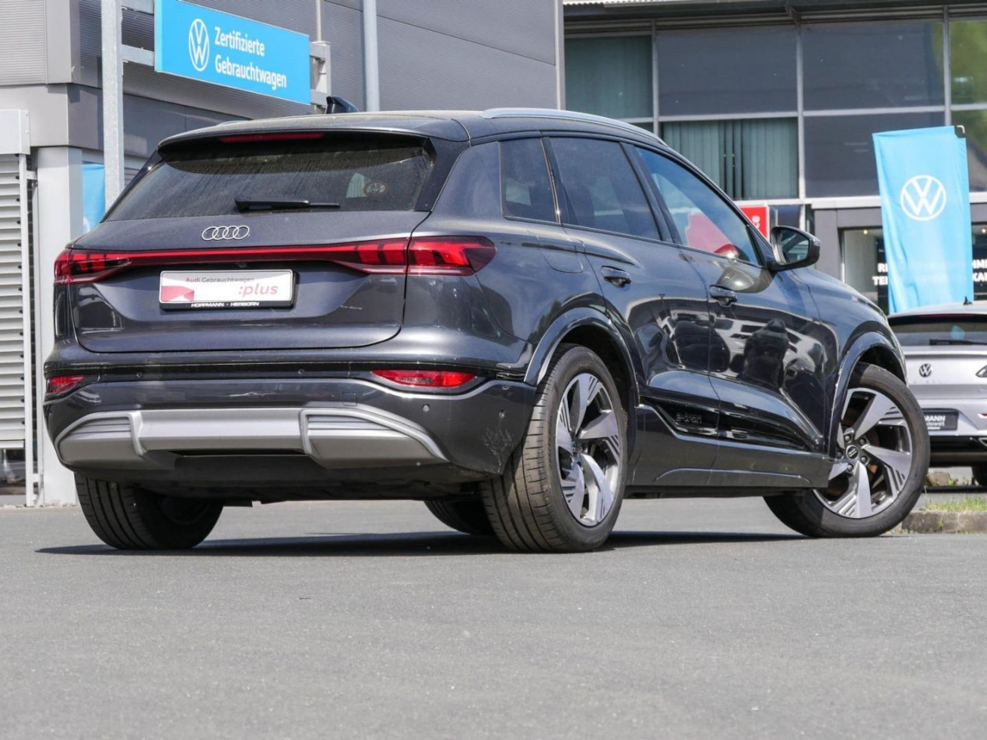 Audi SQ6 SUV e-tron