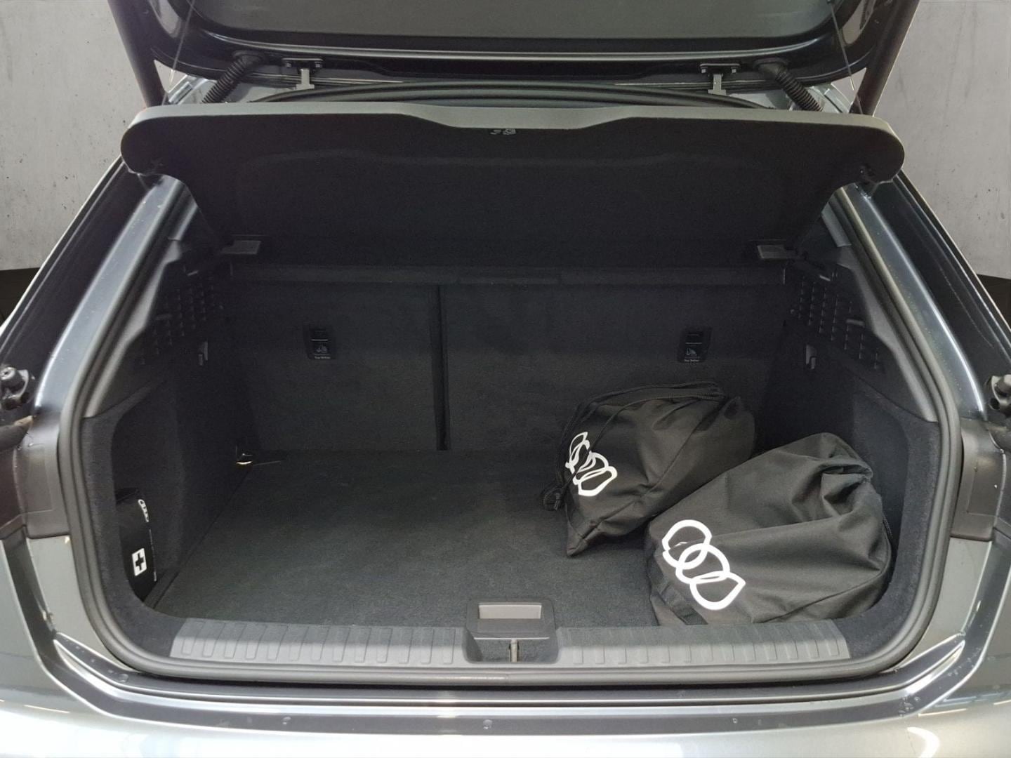 Bild über Audi A3 Sportback TFSI e S line 40 TFSI e S tronic - für weitere Informationen kontaktieren Sie den Audi Partner