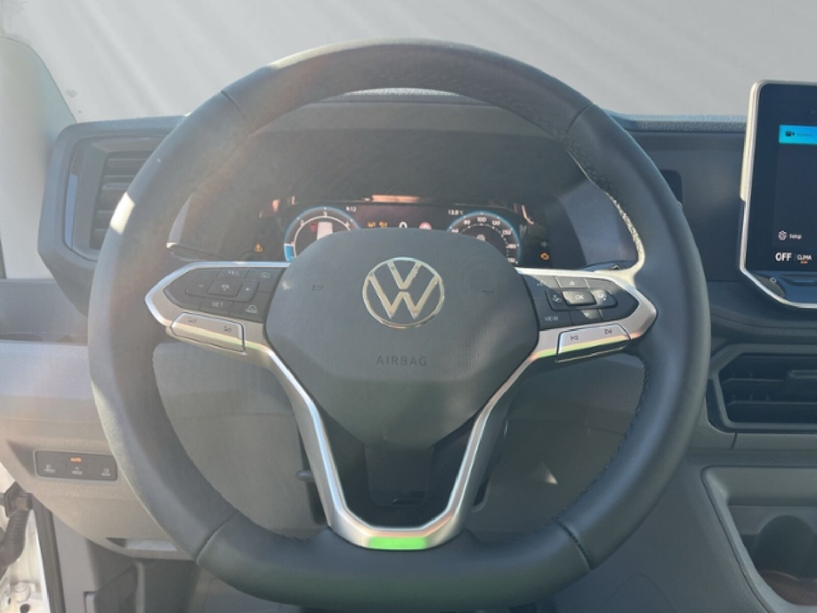 Volkswagen Crafter Kasten mittlerer Radstand – Bild 8
