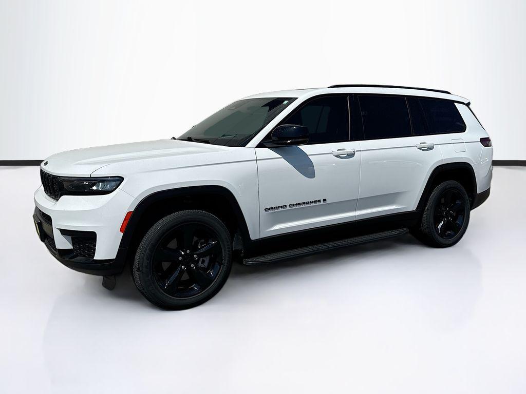 2024 Jeep Grand Cherokee L Altitude X 4x4's photo