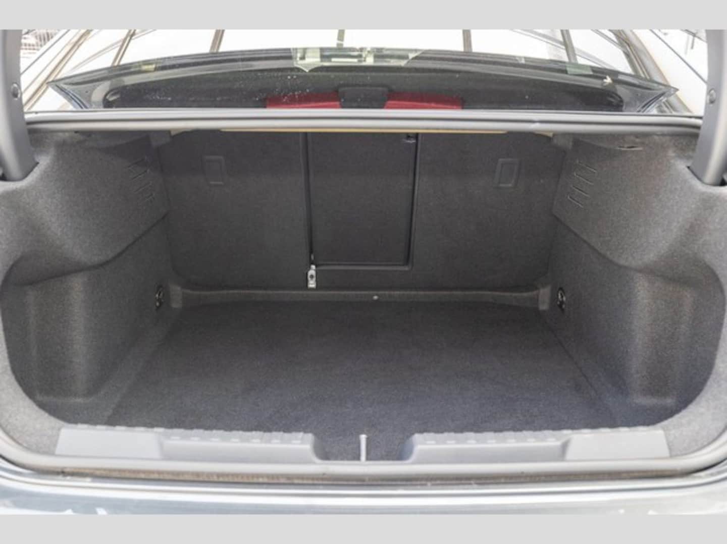 Bild über Audi A3 Limousine S line 35 TFSI S tronic - für weitere Informationen kontaktieren Sie den Audi Partner