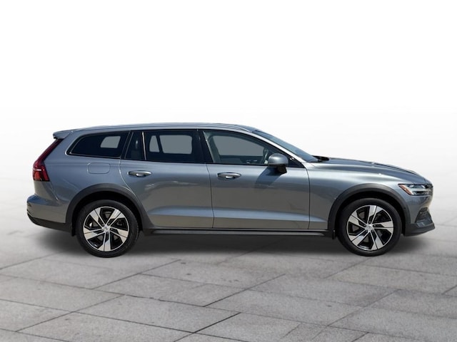 2020 Volvo V60 Cross Country