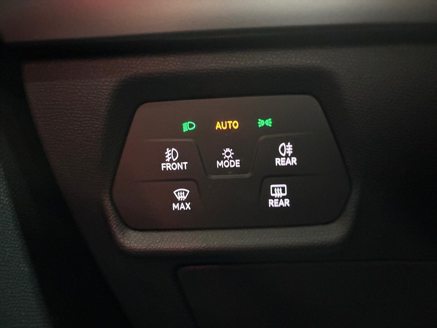 CUPRA Leon Sportstourer 1.5 eTSI DSG 110 kW (150 CV) — photo 13