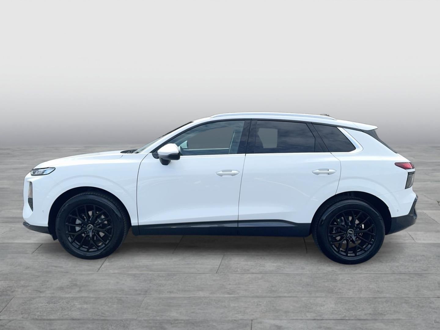 Bild über Audi Q3 SUV TFSI 110 kW S tronic - für weitere Informationen kontaktieren Sie den Audi Partner