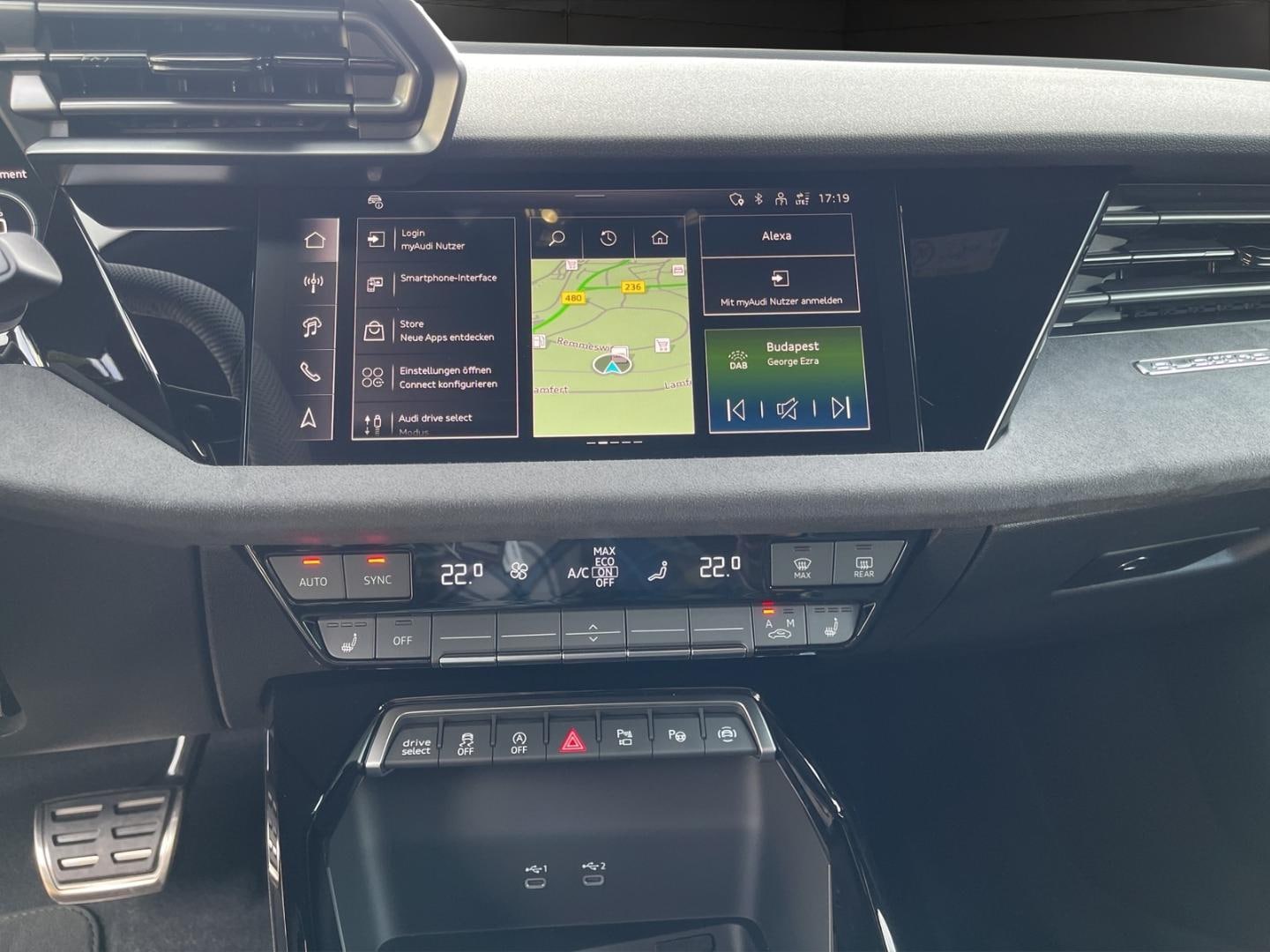 Bild über Audi RS 3 Limousine TFSI quattro 294 kW S tronic - für weitere Informationen kontaktieren Sie den Audi Partner