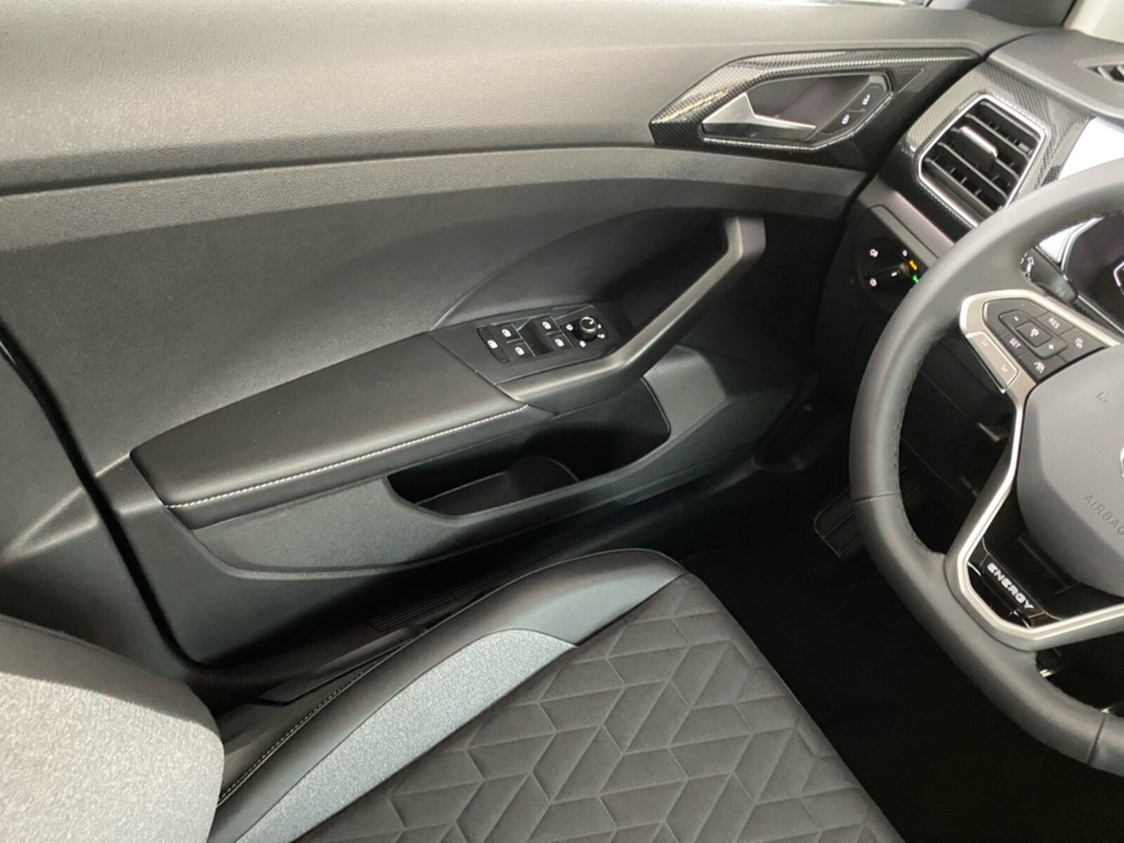 Volkswagen T-Cross – Bild 12