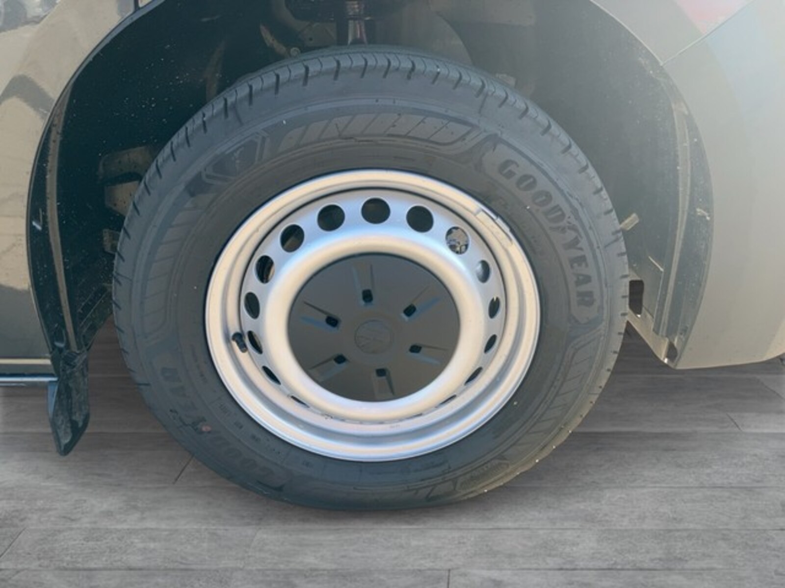 Volkswagen Transporter Kombi langer Radstand – Bild 6