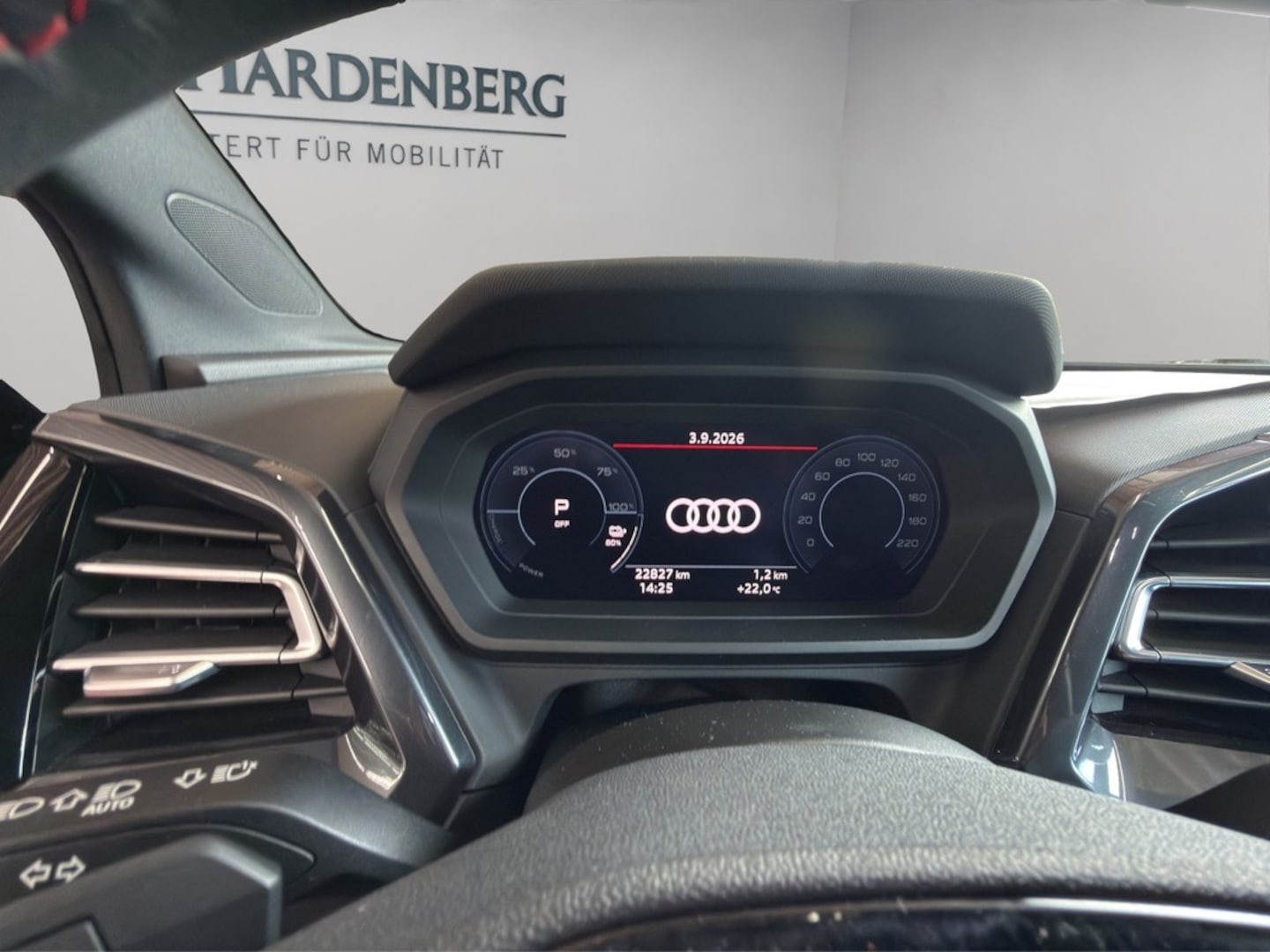 Bild über Audi Q4 Sportback e-tron 40 e-tron - für weitere Informationen kontaktieren Sie den Audi Partner