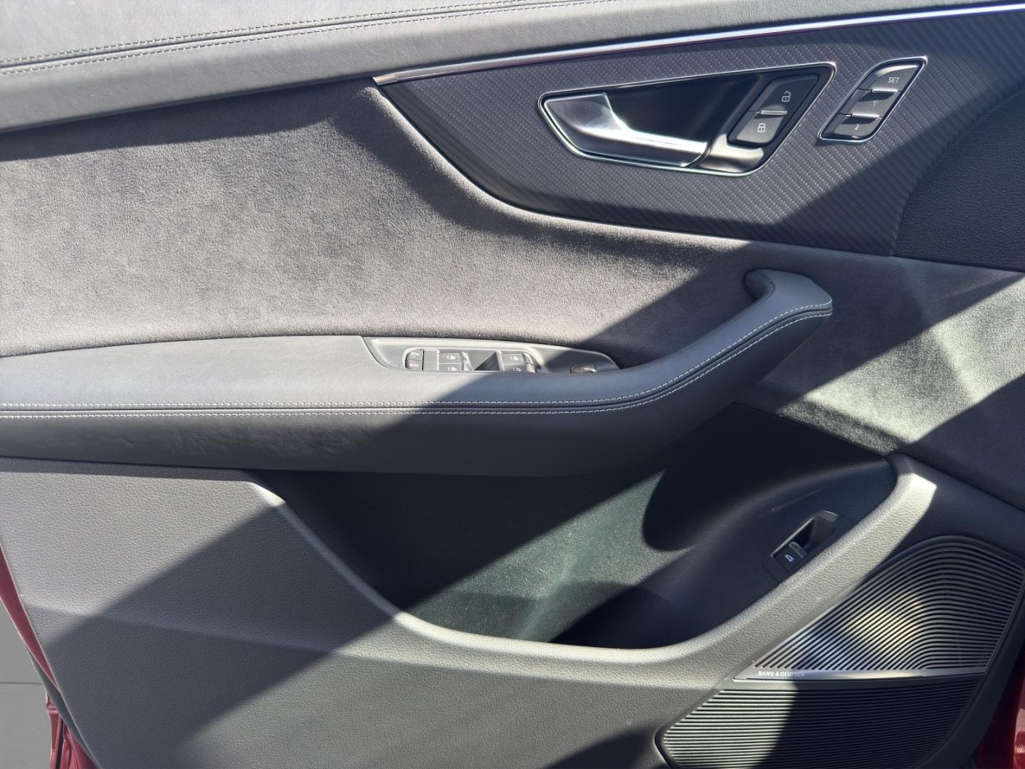 Bild über Audi RS Q8 TFSI quattro tiptronic - für weitere Informationen kontaktieren Sie den Audi Partner