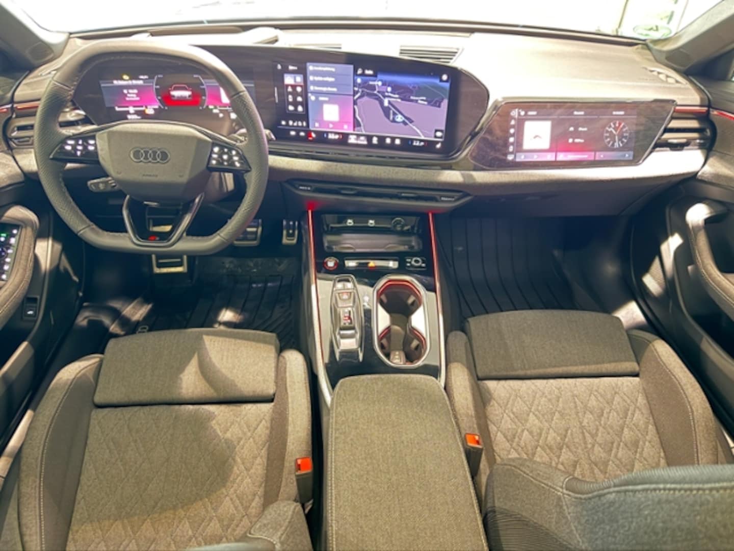 Bild über Audi A6 Avant edition one TDI quattro 150 kWS tronic - für weitere Informationen kontaktieren Sie den Audi Partner