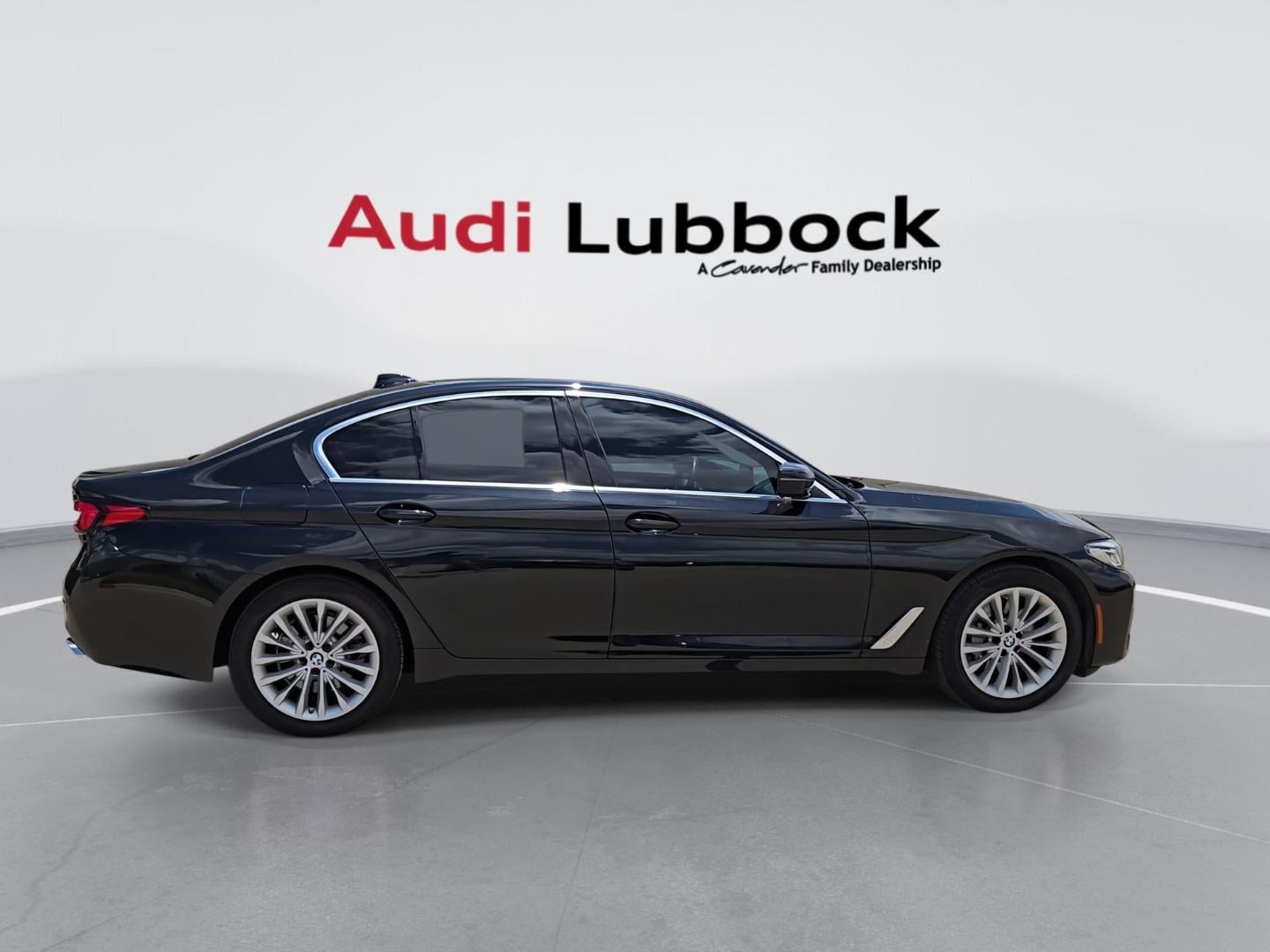 2023 BMW 5 Series 530i - Photo 9