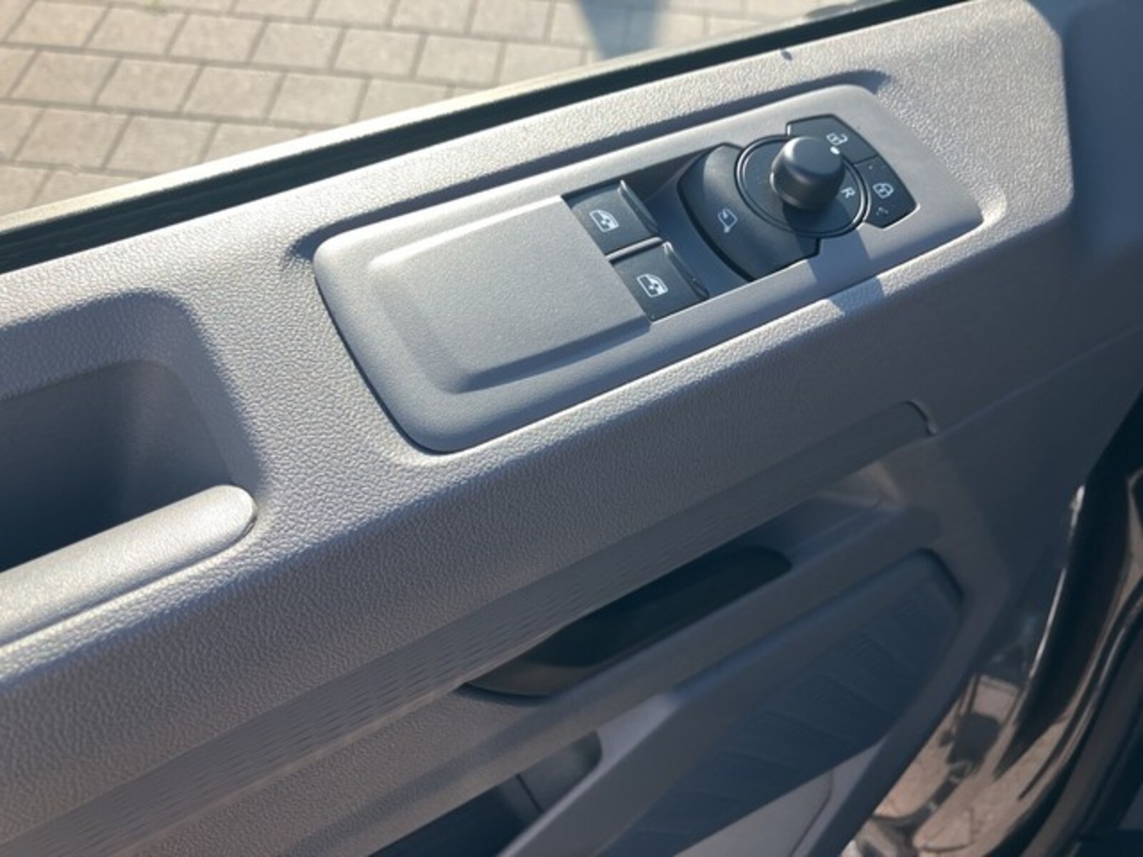Volkswagen Transporter Kombi langer Radstand – Bild 13