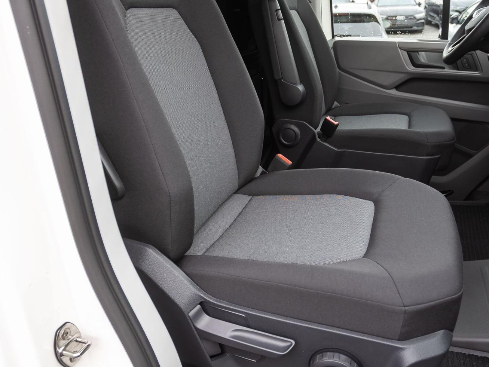 Volkswagen Crafter Kasten mittlerer Radstand – Bild 21