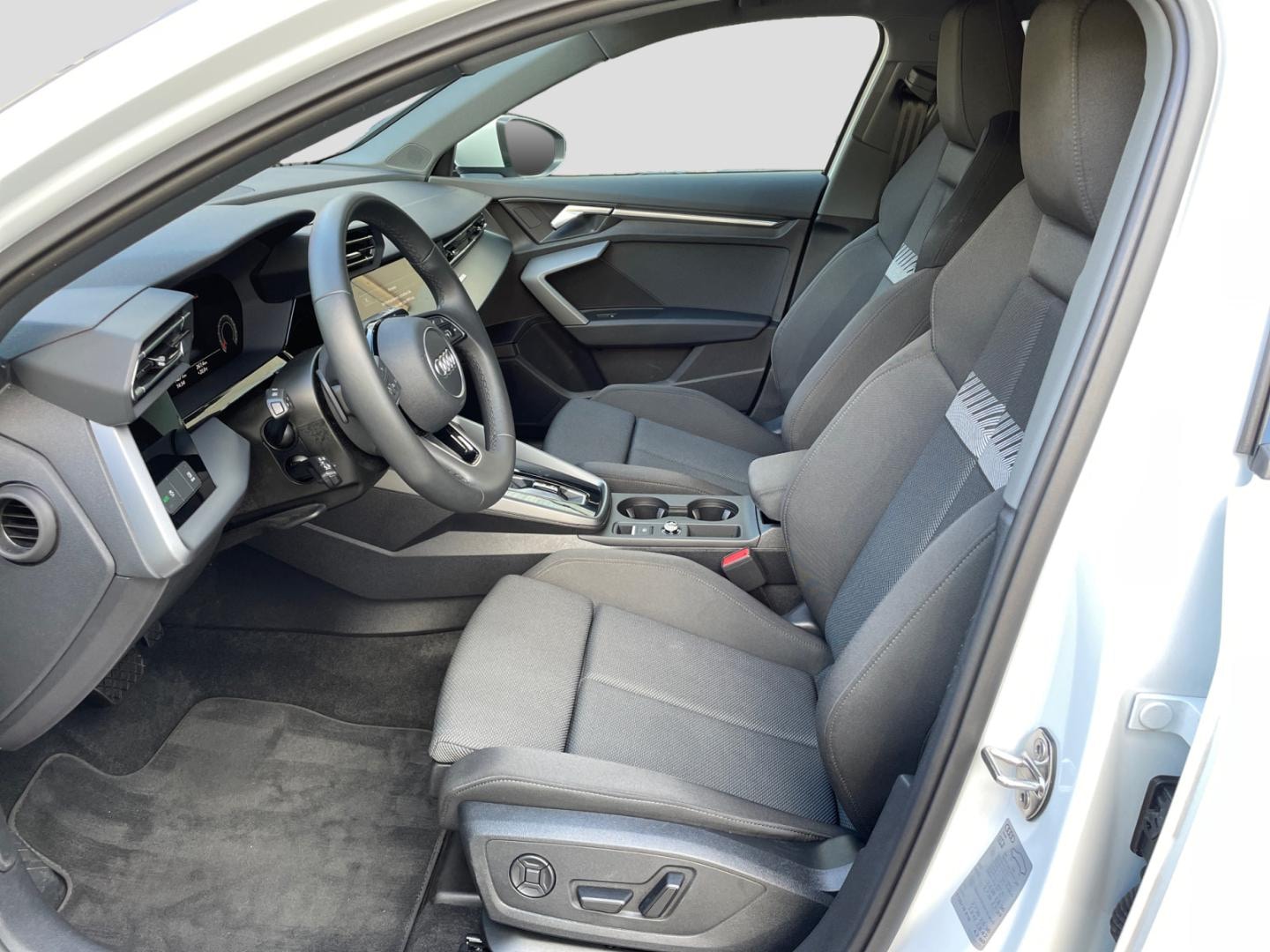 Bild über Audi A3 Sportback S line 35 TFSI S tronic - für weitere Informationen kontaktieren Sie den Audi Partner