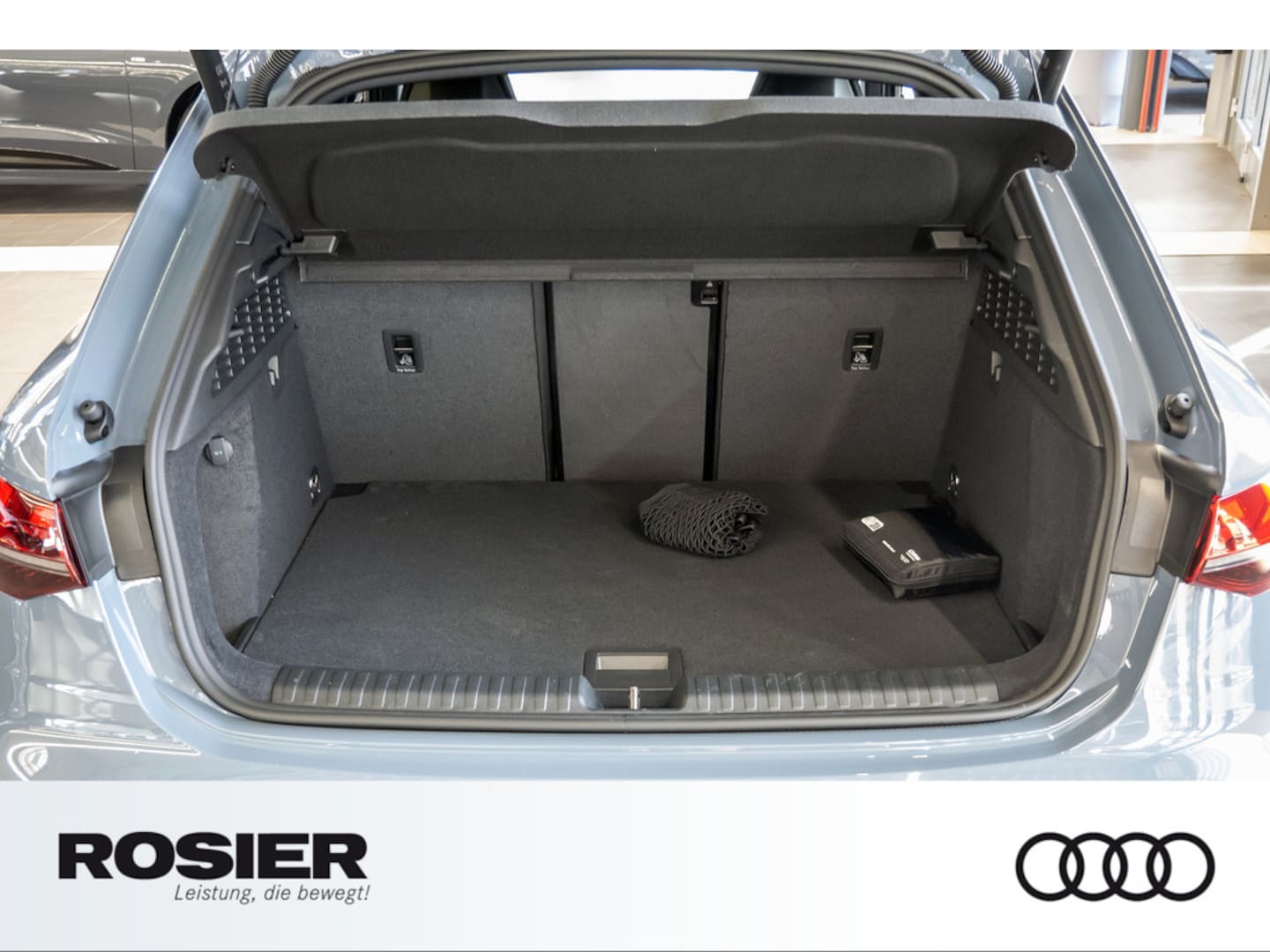 Bild über Audi RS 3 Sportback TFSI quattro 294 kW S tronic - für weitere Informationen kontaktieren Sie den Audi Partner
