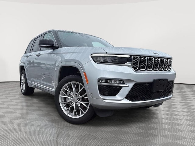 Photo of 2022 Jeep Grand Cherokee