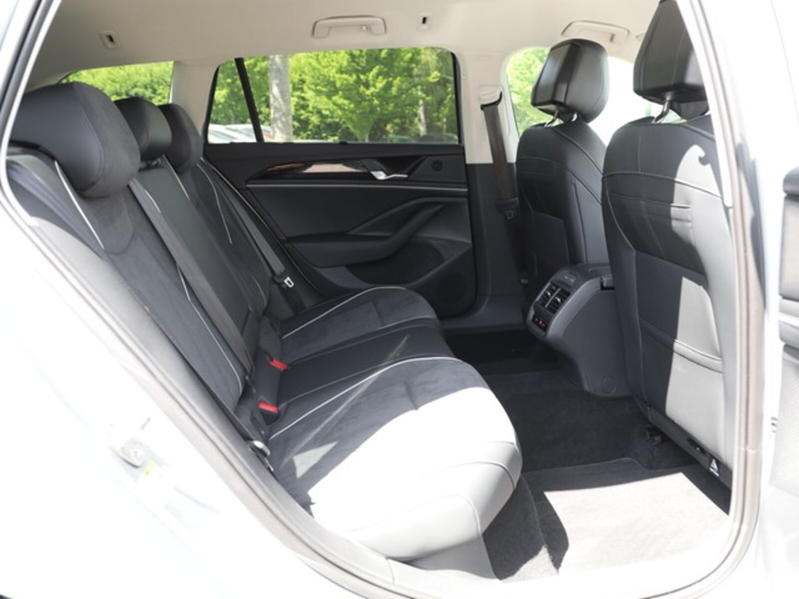 Volkswagen Passat – Bild 4