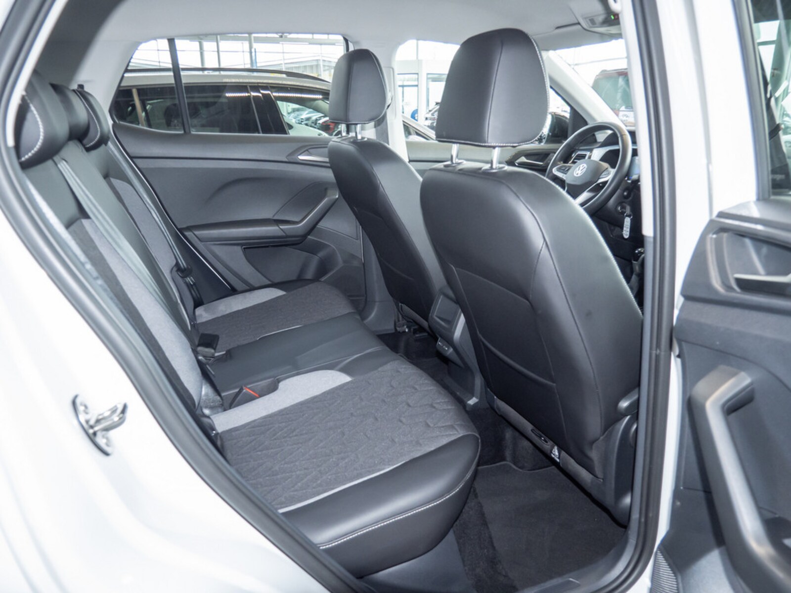 Volkswagen T-Cross – Bild 8
