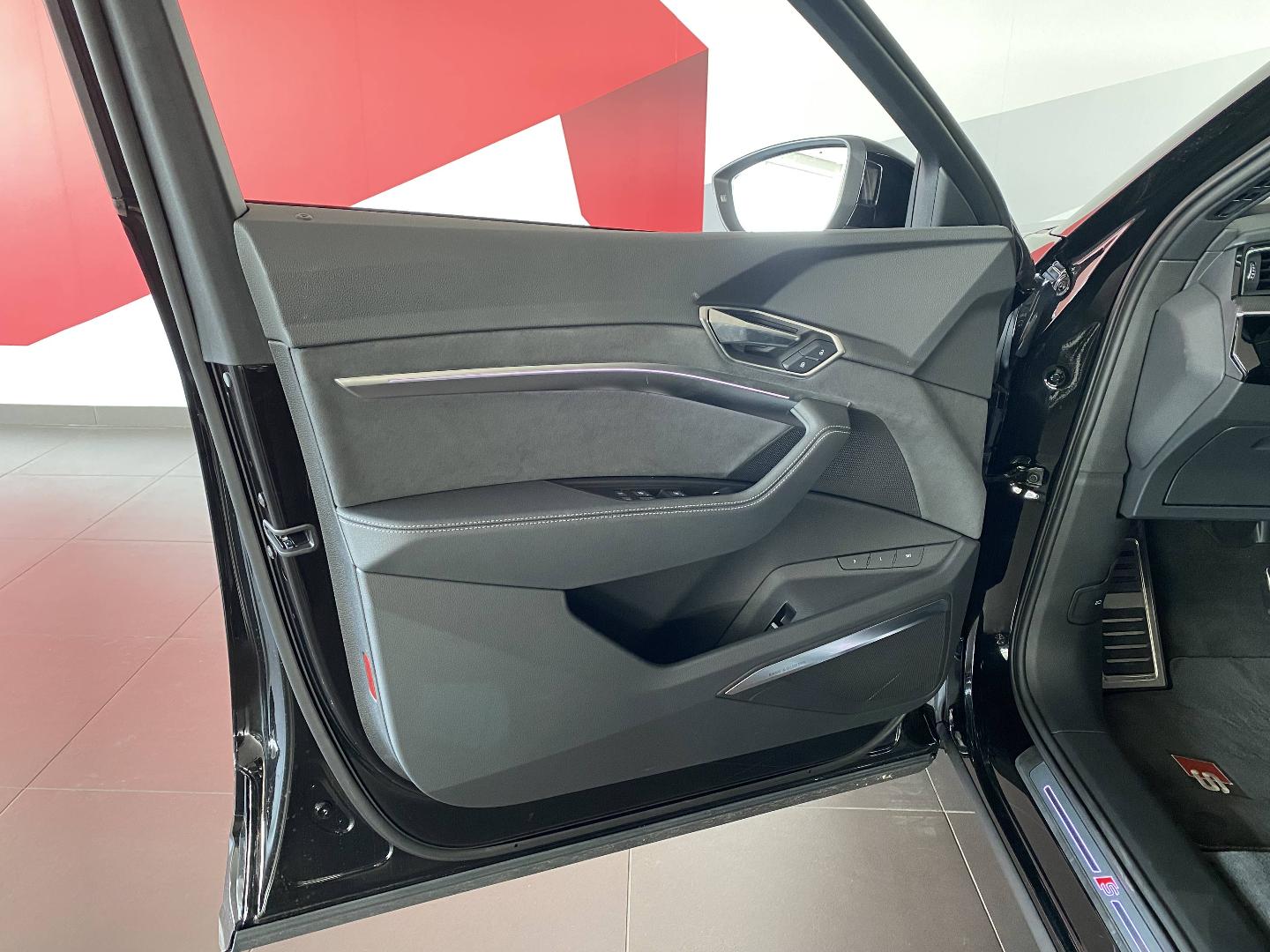 Image about Audi SQ8 Sportback e-tron SQ8 Sportback e-tron 370,00 kW