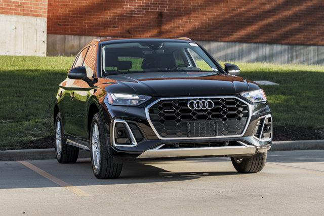 2023 Audi Q5 45 Premium's photo
