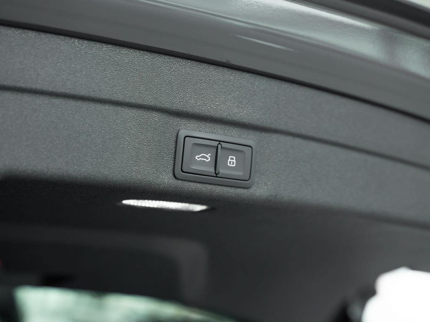 Bild über Audi A5 Avant TDI quattro 150 kW S tronic - für weitere Informationen kontaktieren Sie den Audi Partner