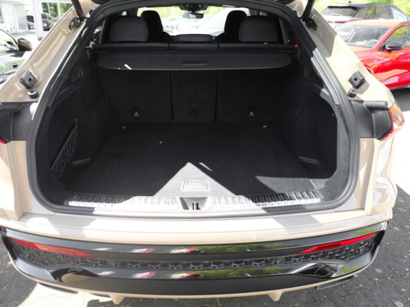 Bild über Audi Q5 Sportback TFSI quattro 150 kW S tronic - für weitere Informationen kontaktieren Sie den Audi Partner