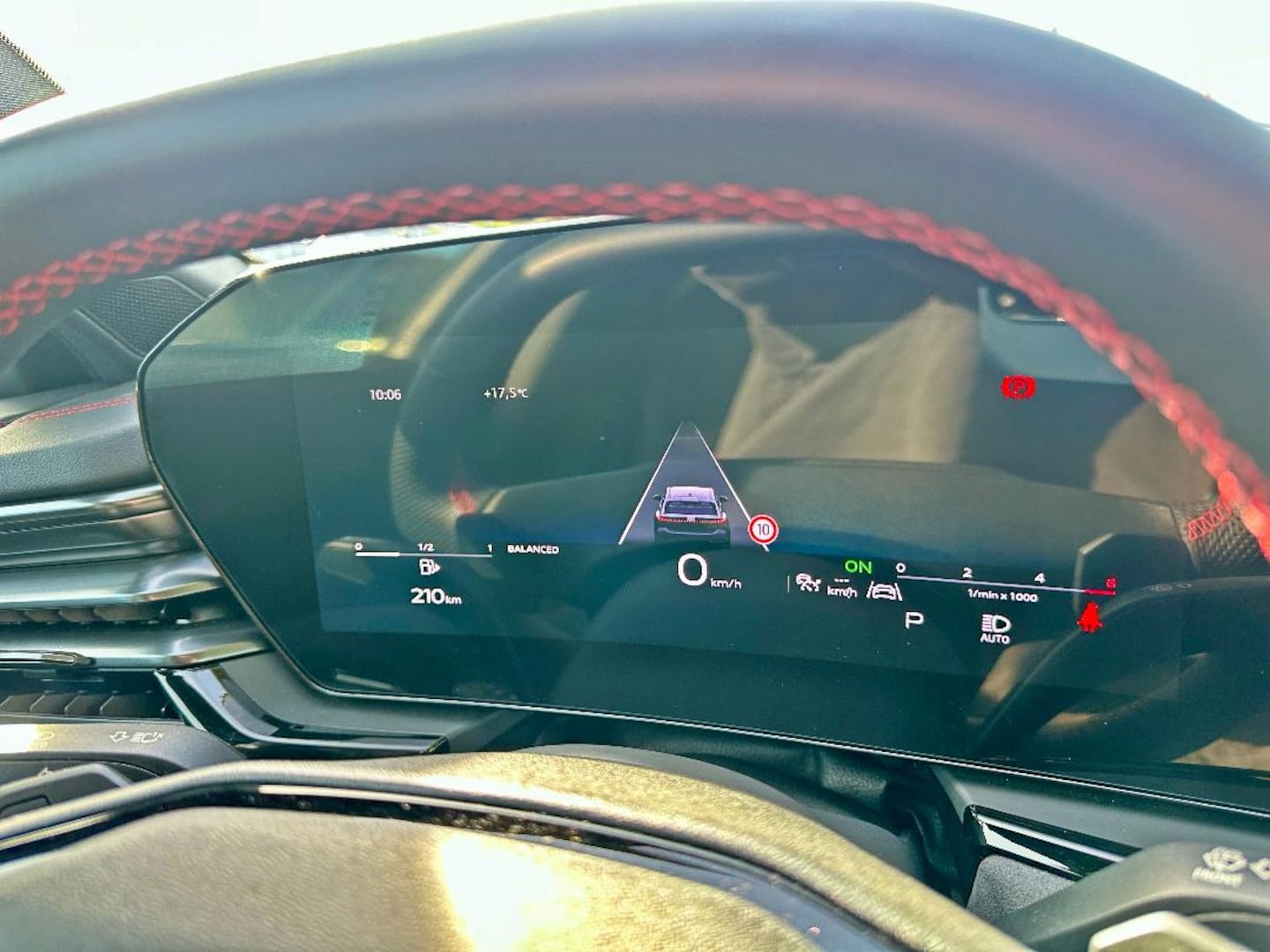 Bild über Audi A5 Avant TDI quattro 150 kW S tronic - für weitere Informationen kontaktieren Sie den Audi Partner