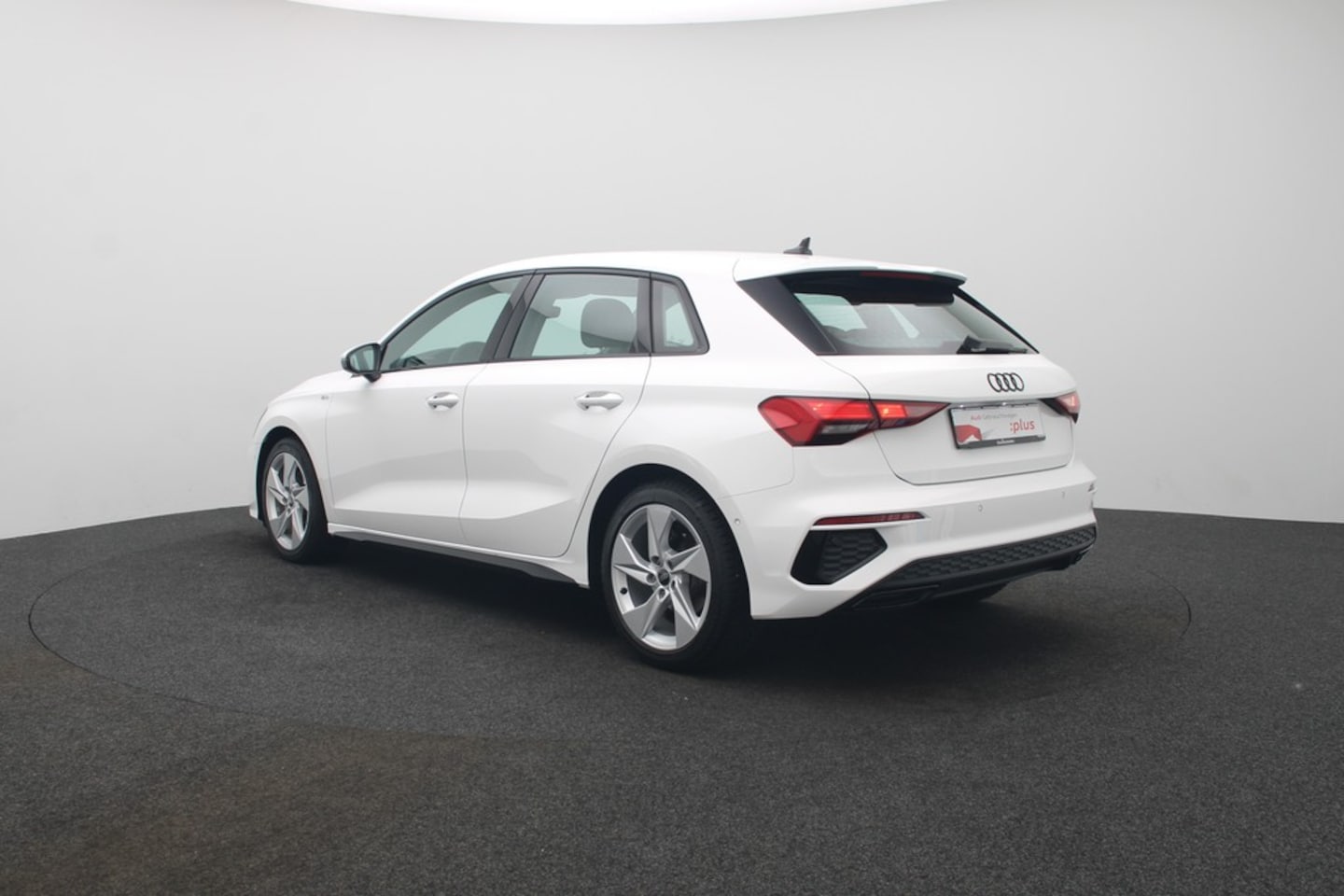 Bild über Audi A3 Sportback S line 30 TFSI S tronic - für weitere Informationen kontaktieren Sie den Audi Partner