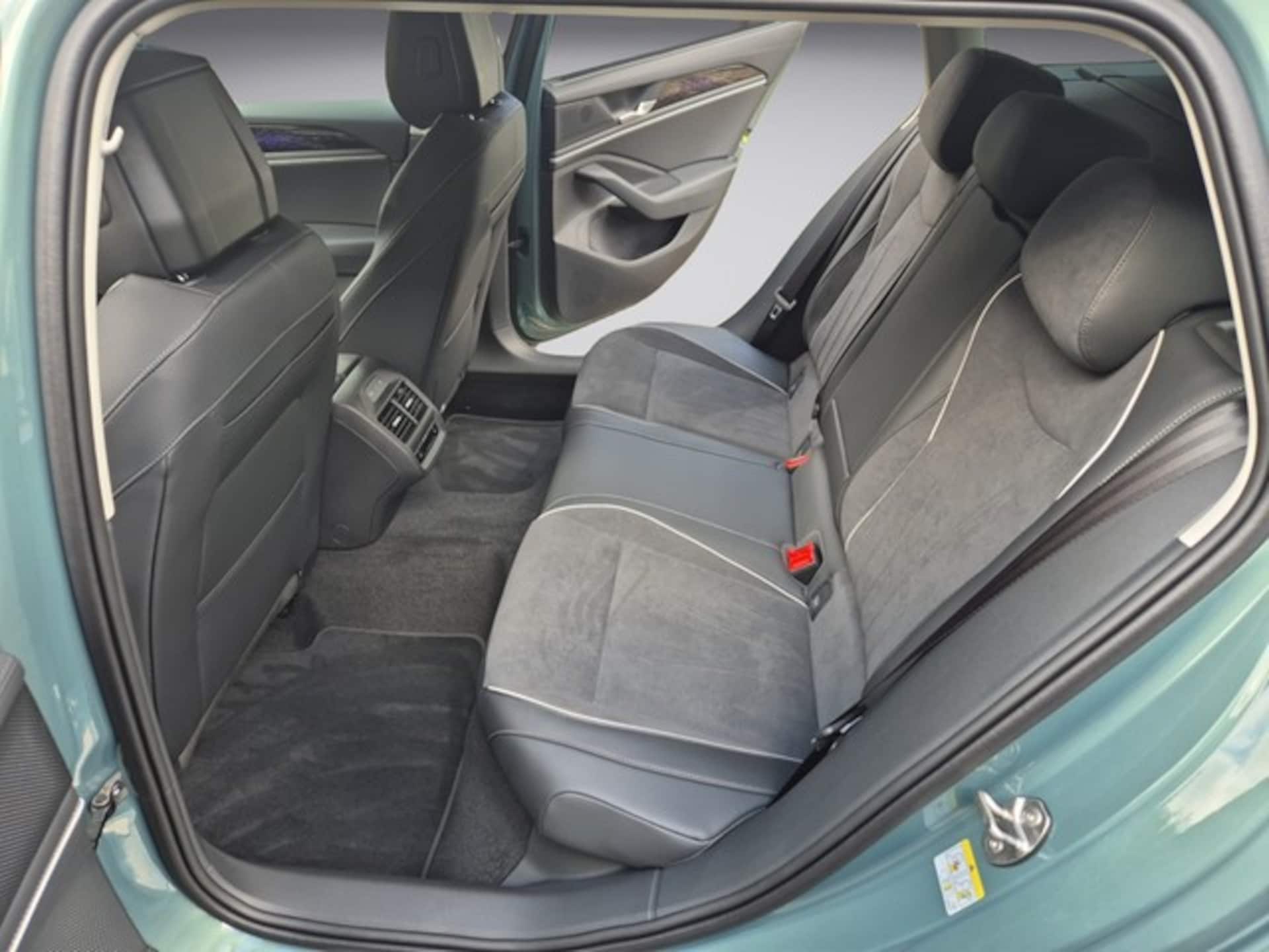 Volkswagen Passat Elegance