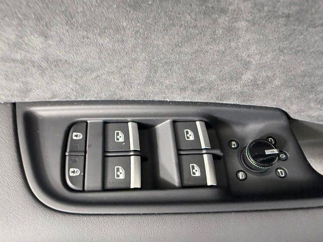 2026 Audi SQ7 Premium Plus - Photo 18