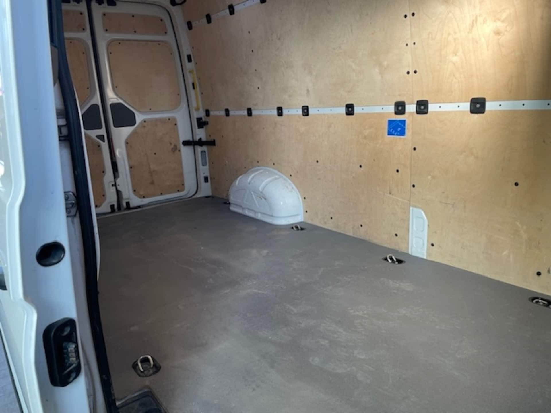 Volkswagen Crafter Kasten langer Radstand