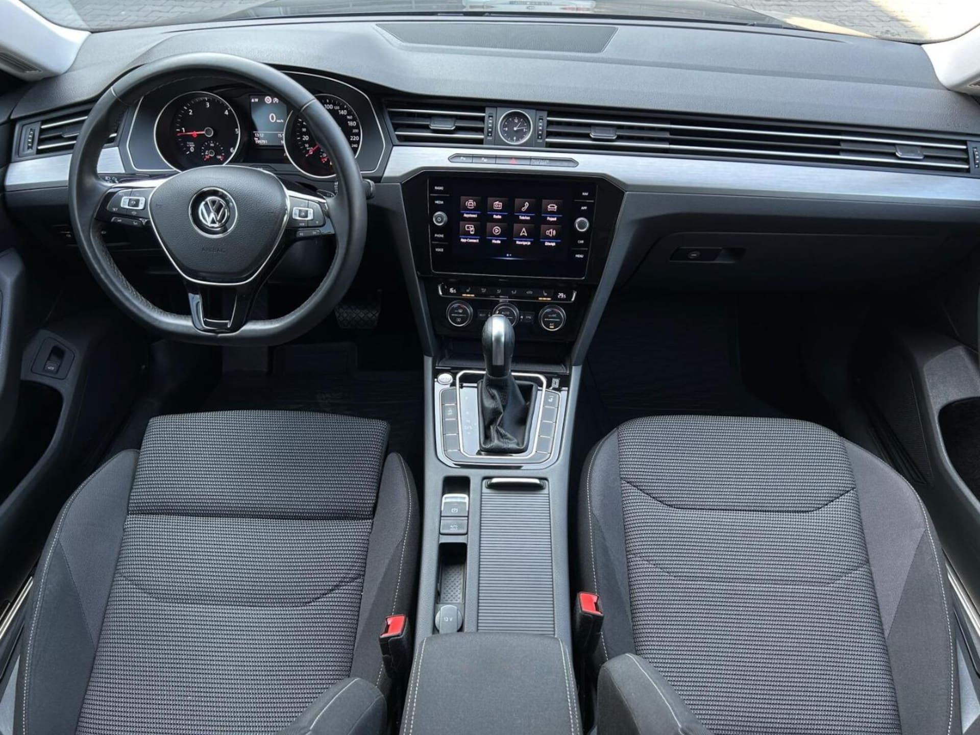 Volkswagen Arteon Model bazowy