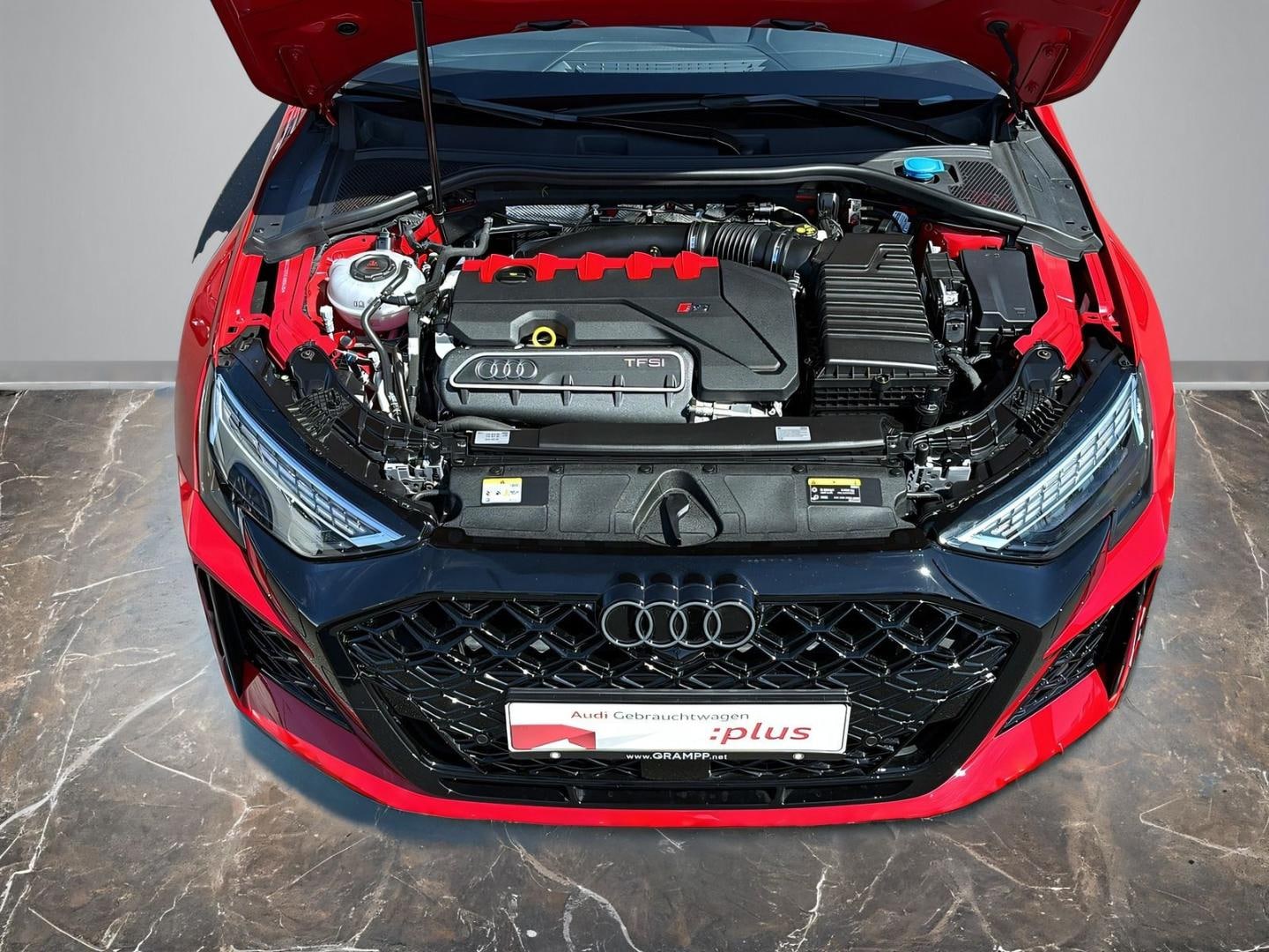 Bild über Audi RS 3 Sportback TFSI quattro 294 kW S tronic - für weitere Informationen kontaktieren Sie den Audi Partner