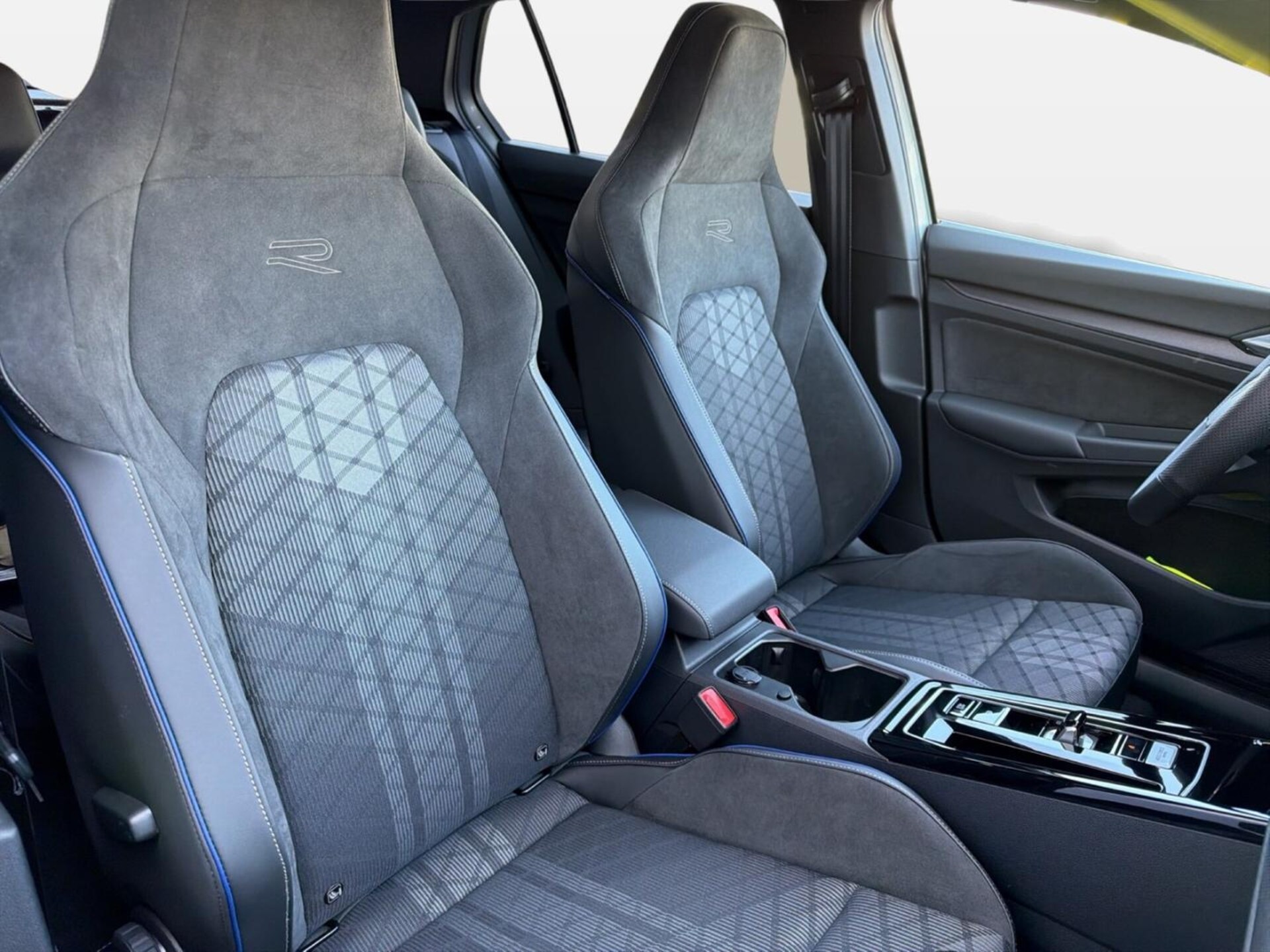 Volkswagen Golf R-Line