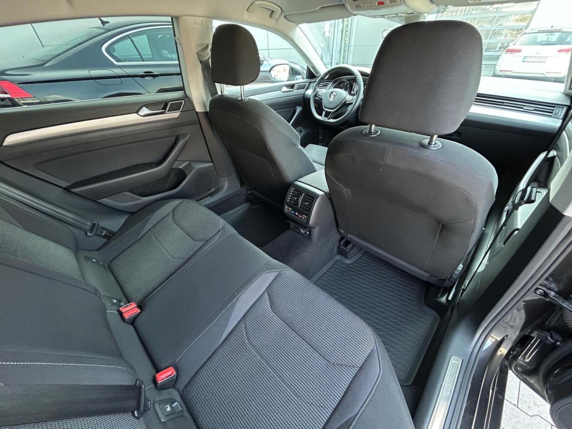Volkswagen Arteon Model bazowy