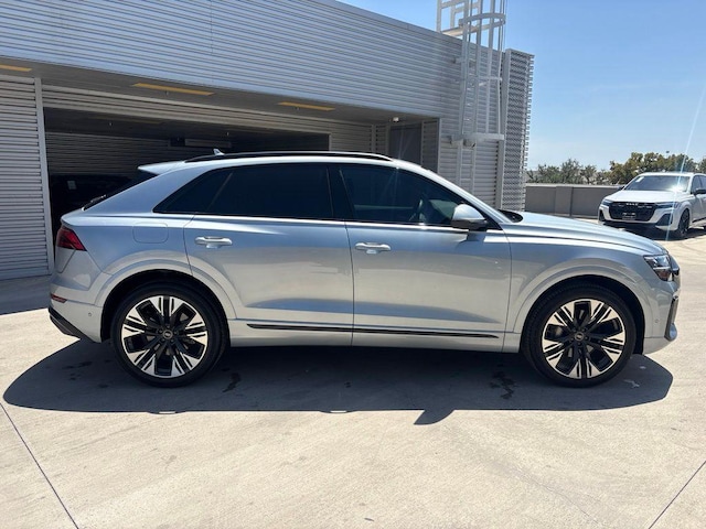 2025 Audi Q8