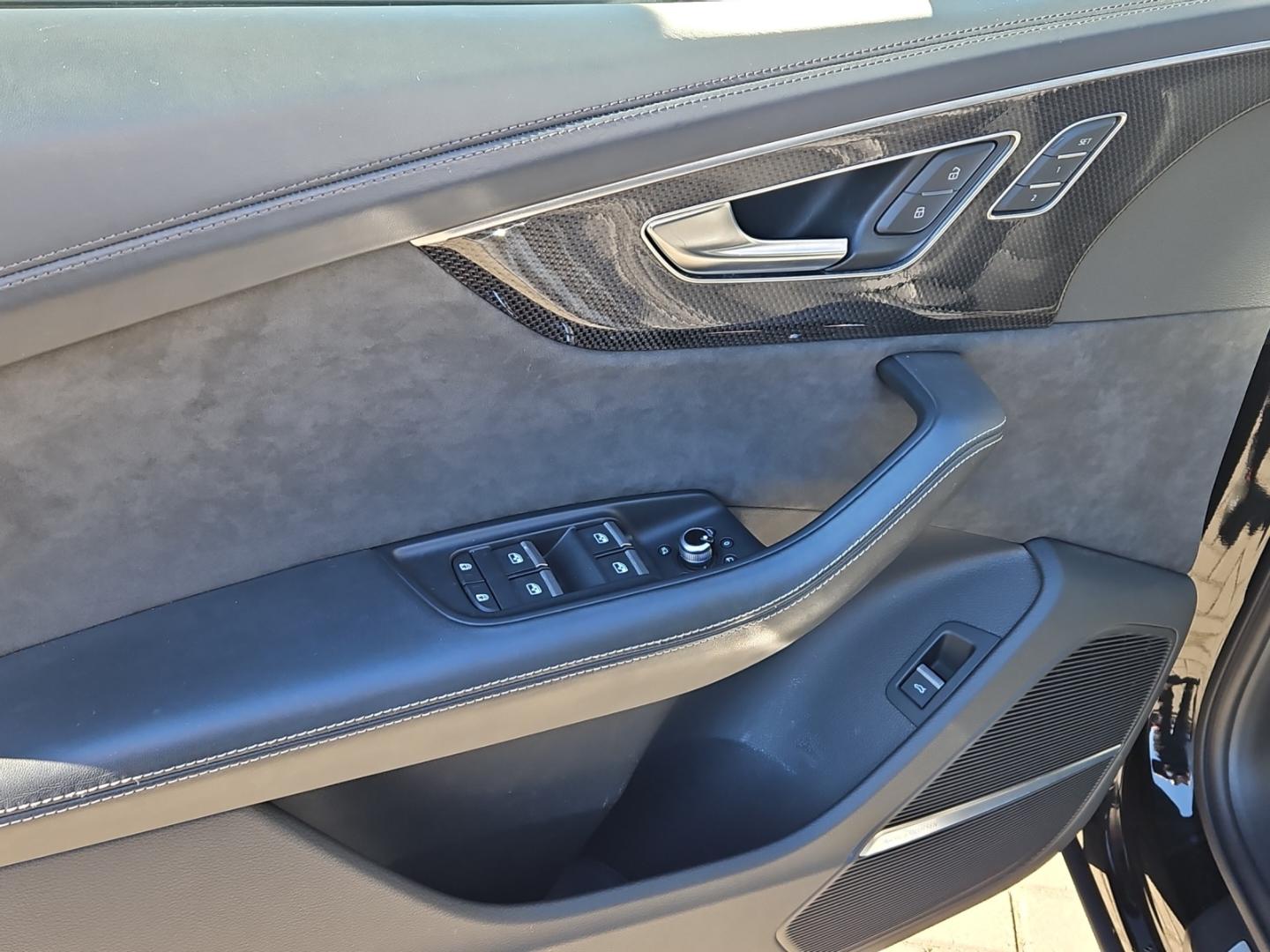 Image about Audi SQ7 TFSI quattro tiptronic