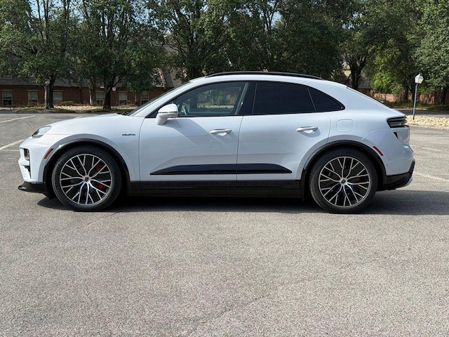 2025 Porsche Macan Electric