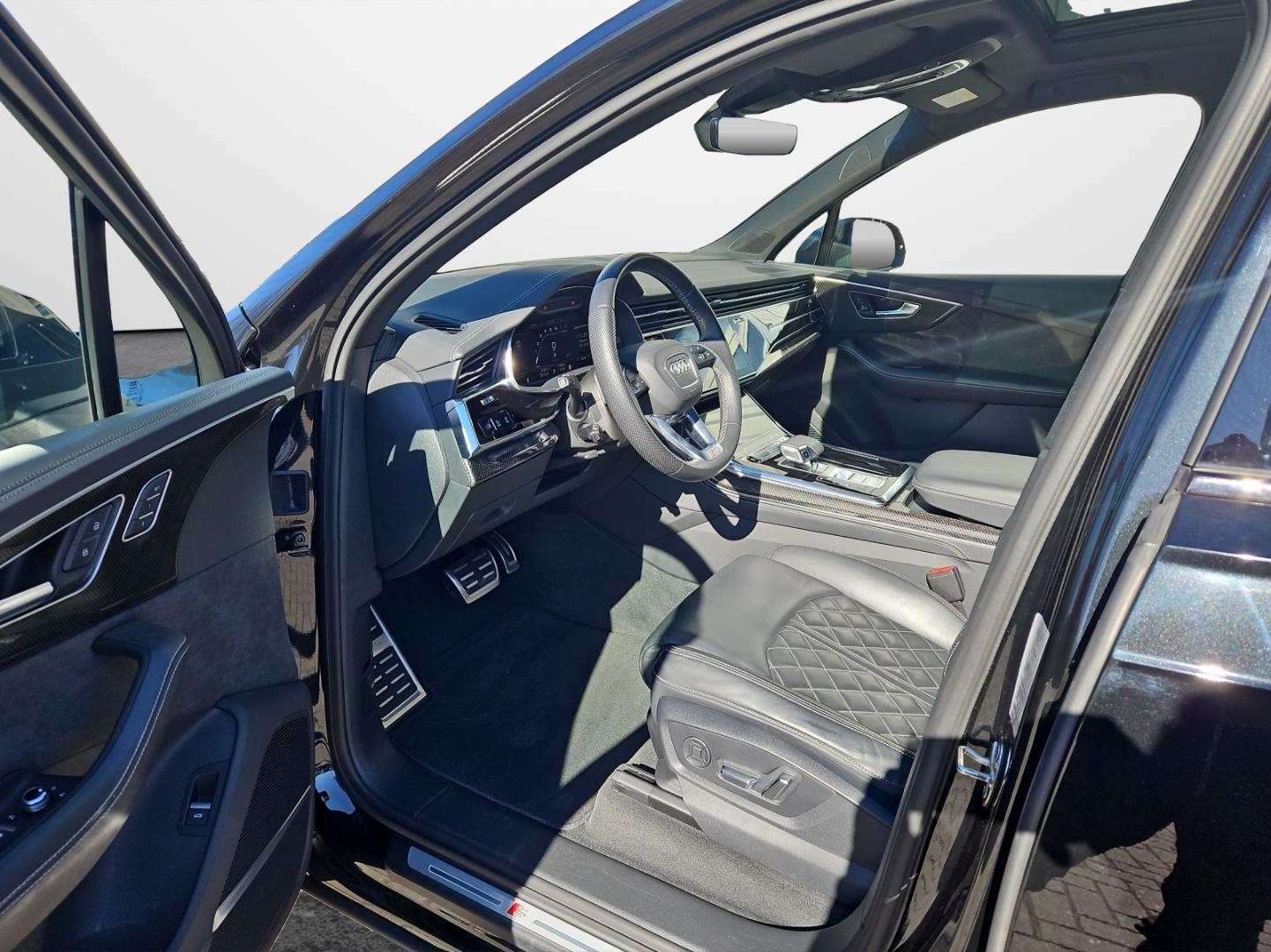 Image about Audi SQ7 TFSI quattro tiptronic