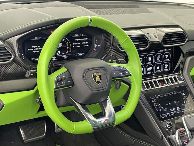 2022 Lamborghini Urus
