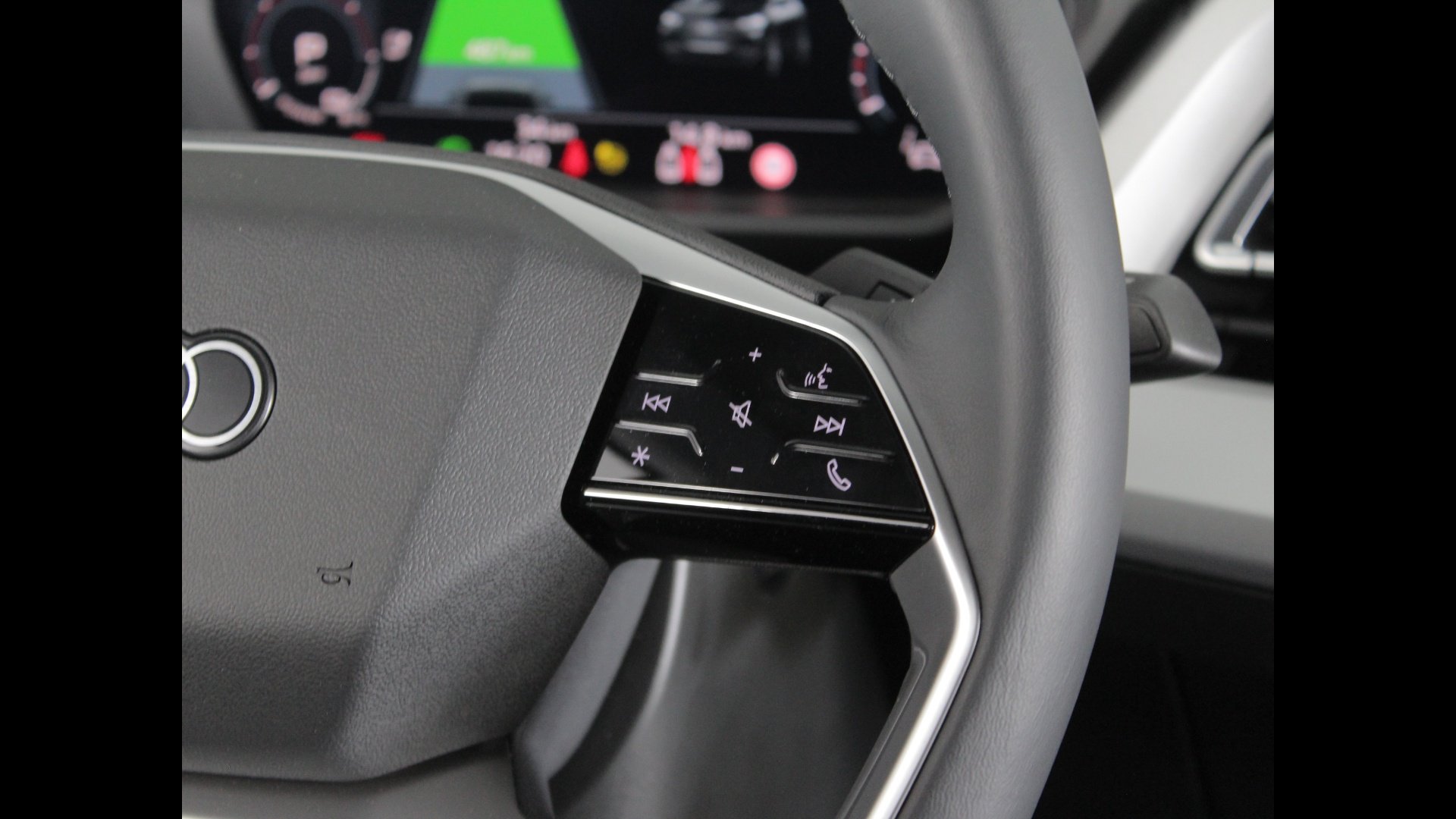 Image about Audi Q4 e-tron Business Advanced 40 e-tron 150,00 kW
