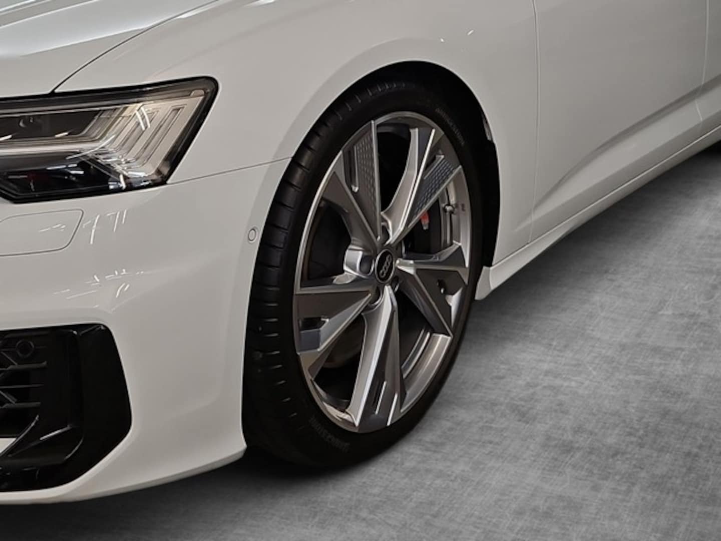 Bild über Audi S6 Avant TDI quattro tiptronic - für weitere Informationen kontaktieren Sie den Audi Partner