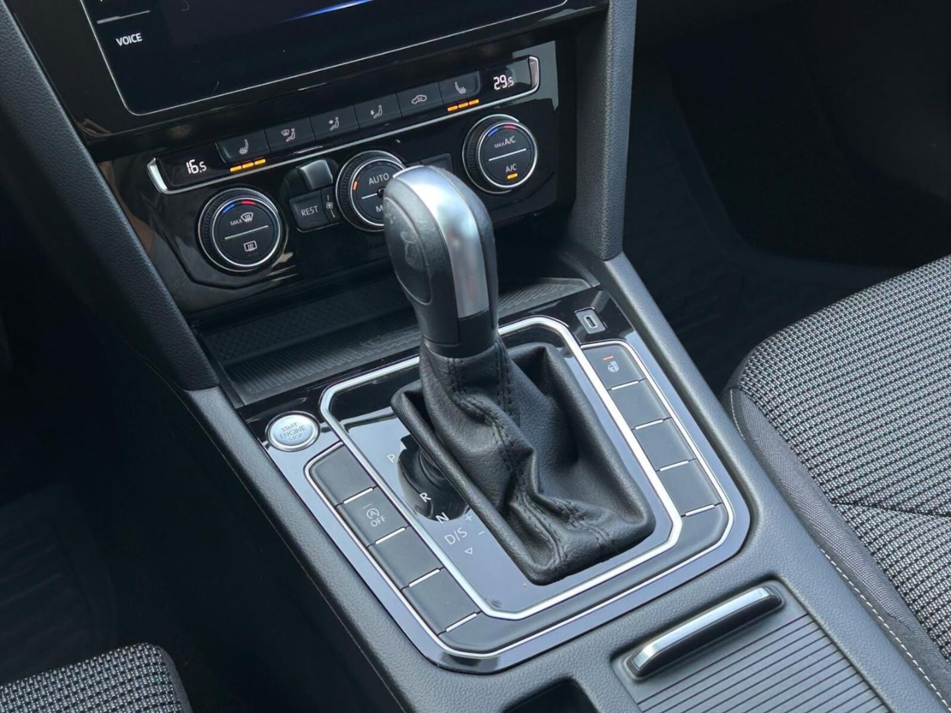 Volkswagen Arteon Model bazowy