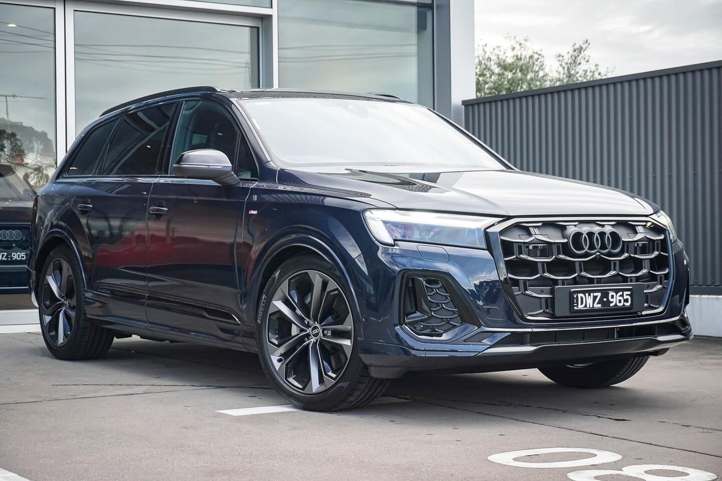 Image about Audi Q7 SUV TFSI quattro tiptronic