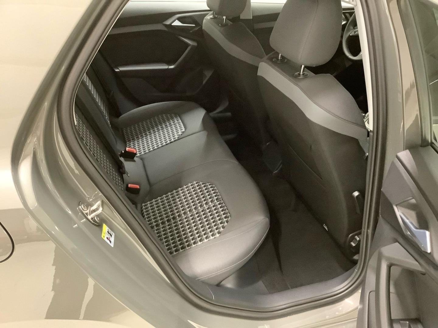 Bild über Audi A1 Sportback S line 25 TFSI Schaltgetriebe - für weitere Informationen kontaktieren Sie den Audi Partner