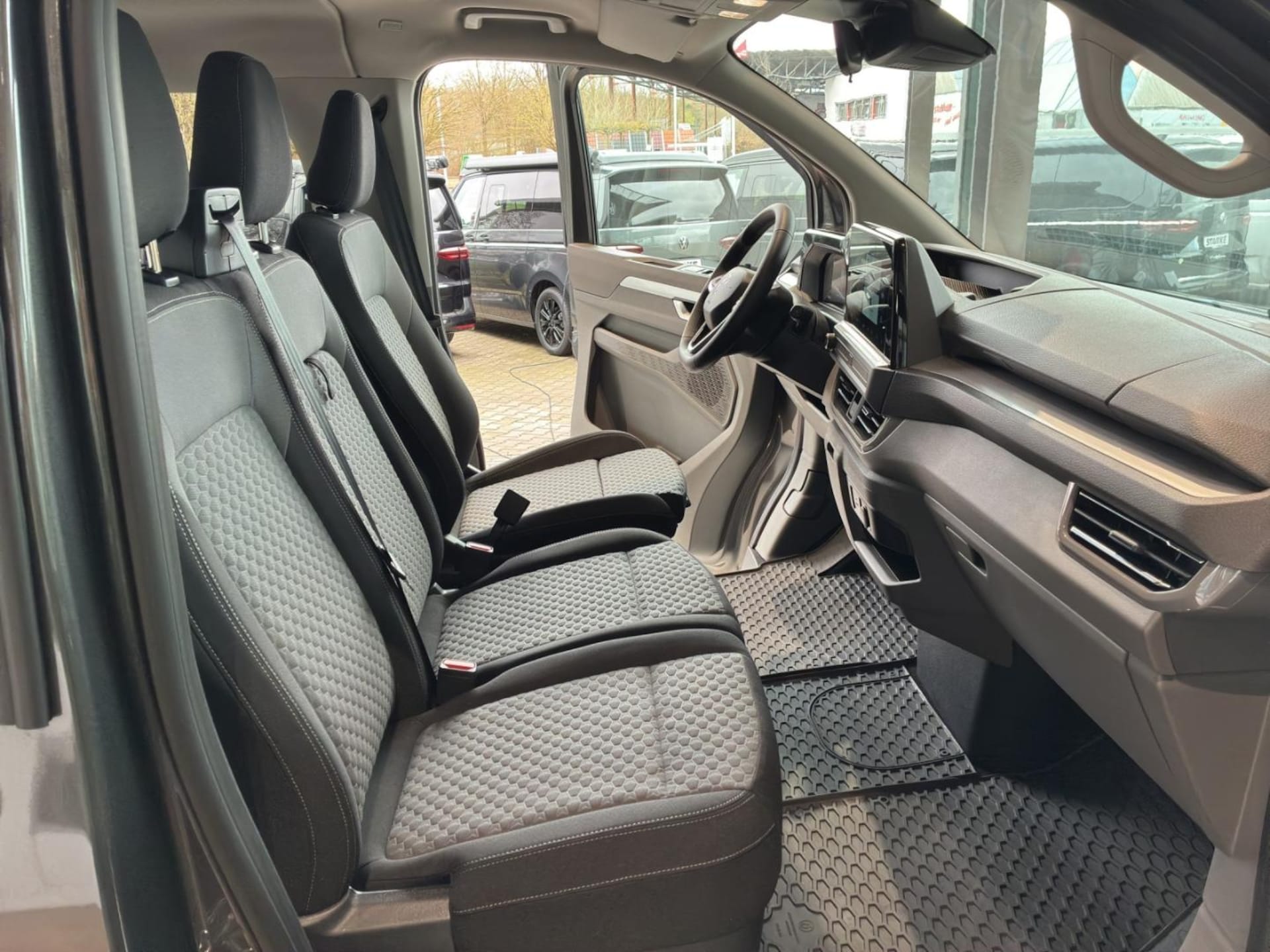 Volkswagen e-Caravelle Life