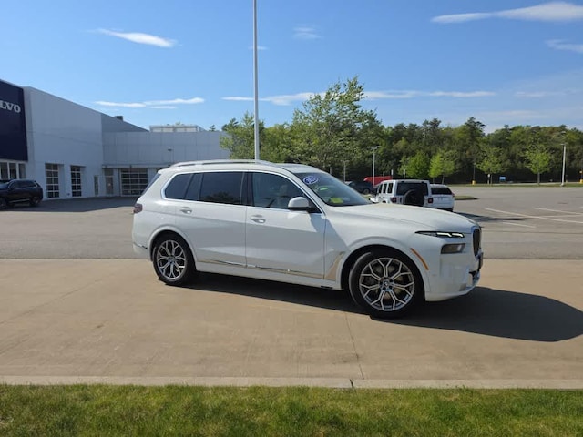 2023 BMW X7