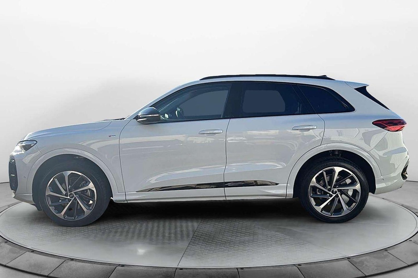 Image about Audi Q5 SUV TFSI 150 kW