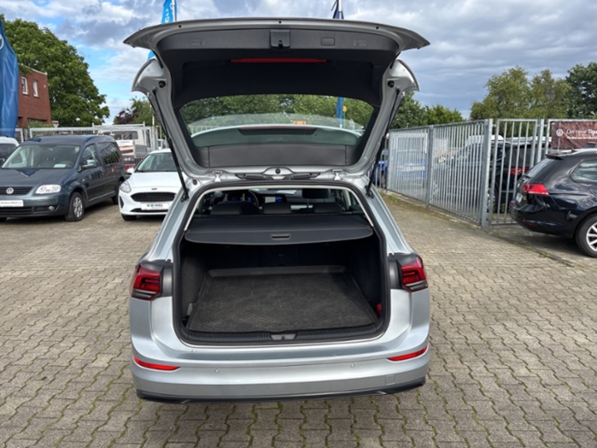 Volkswagen Golf Variant Life